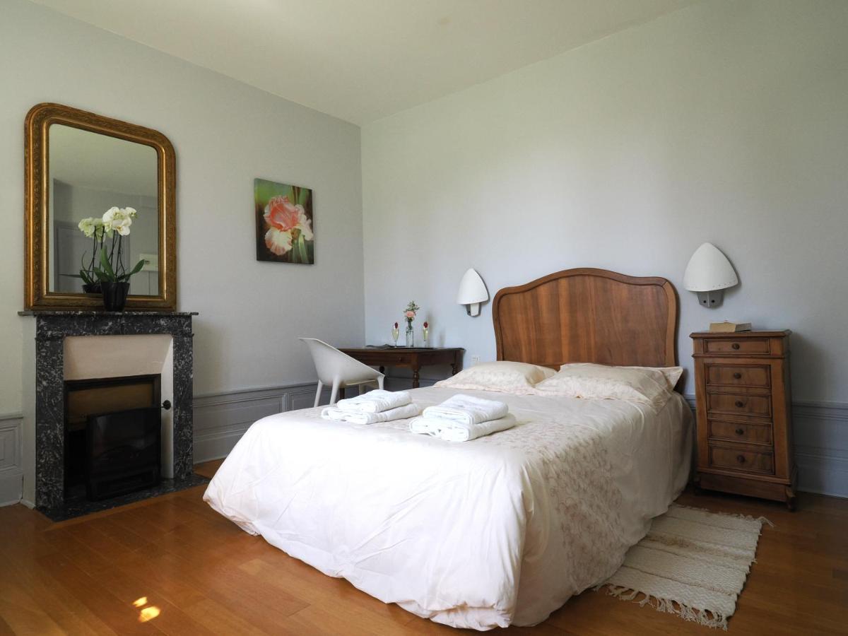 Le Jardin Des Lys - Chambre D'Hote Ou Appartement La Roche-Posay Exterior foto