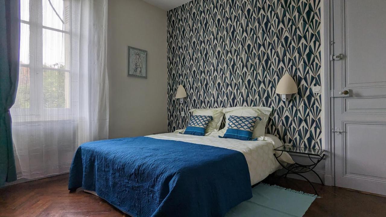 Le Jardin Des Lys - Chambre D'Hote Ou Appartement La Roche-Posay Exterior foto